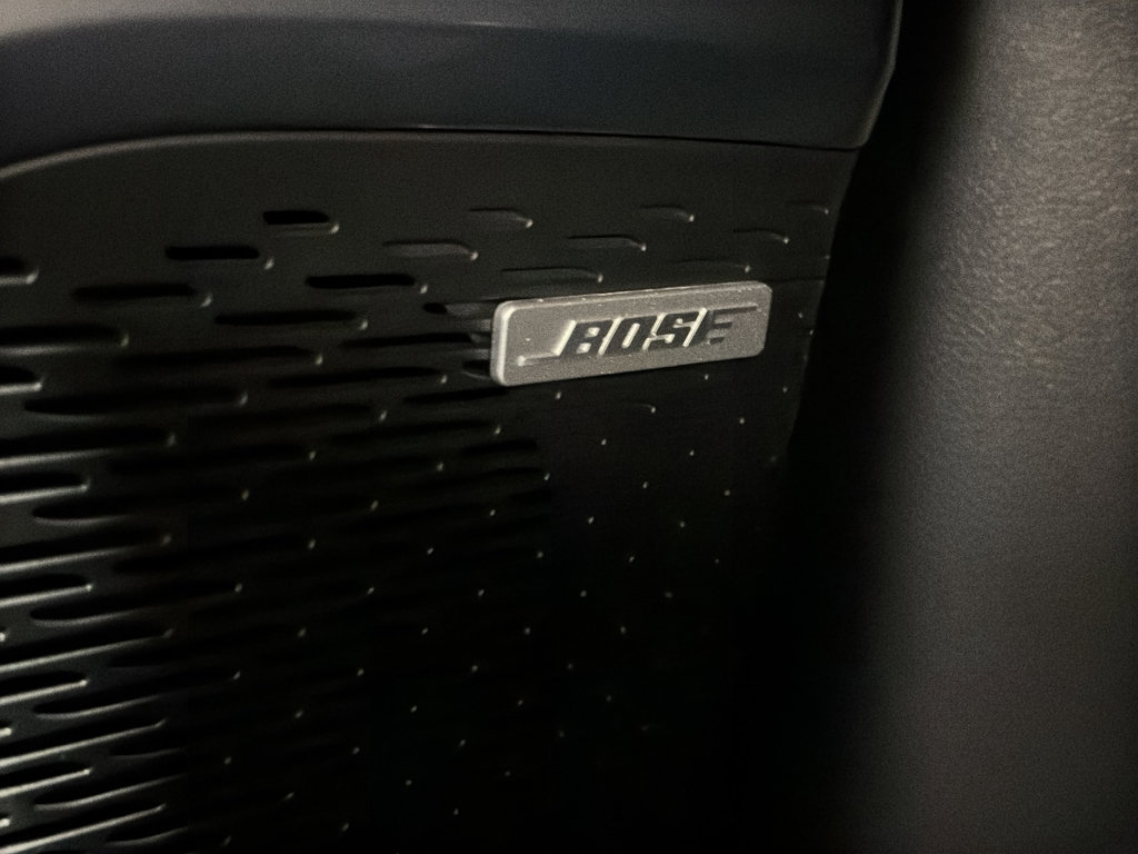 Used 2025 Chevrolet Traverse RS image 41