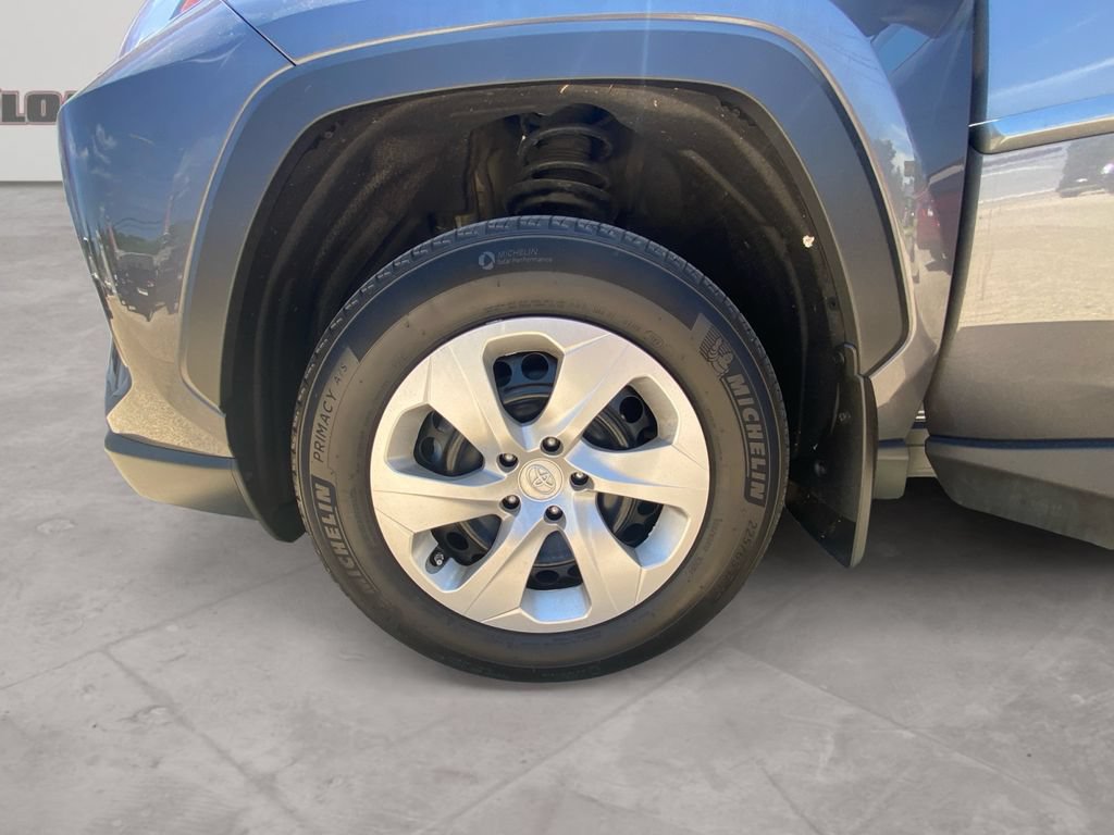 Used 2023 Toyota RAV4 LE AWD/4WD image 9