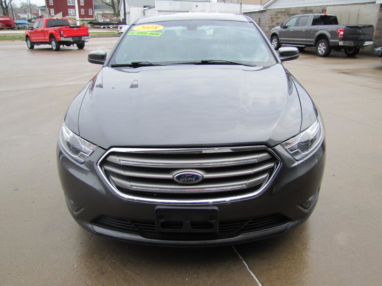 Used 2018 Ford Taurus SEL w/ Equipment Group 201A image 3