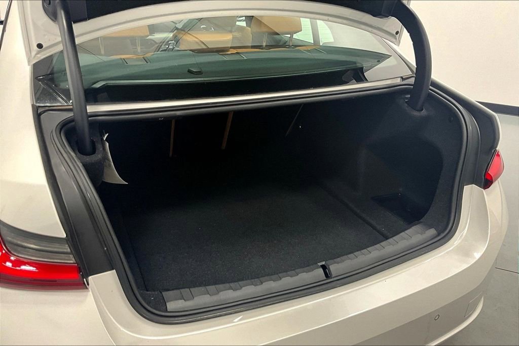New 2025 BMW 330i Sedan w/ Convenience Package RWD image 34