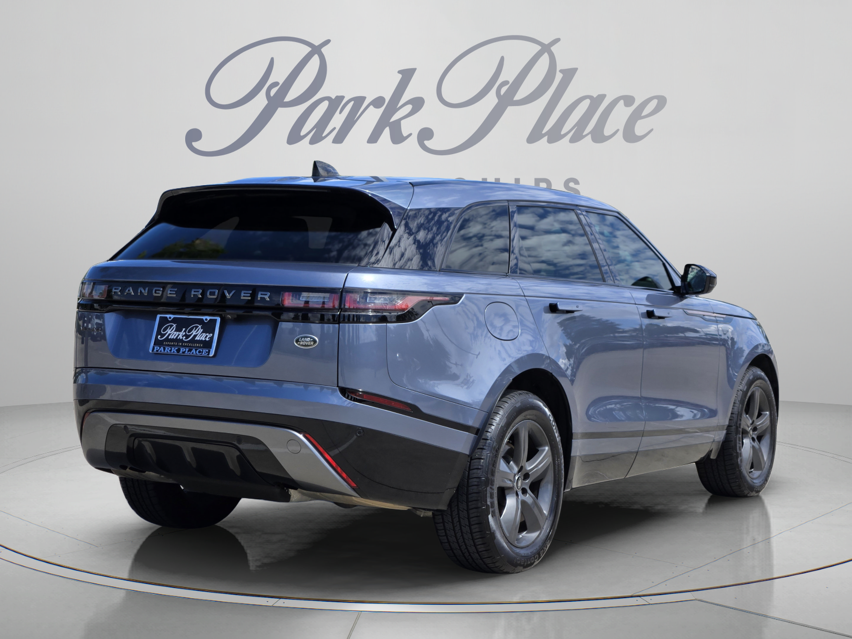 Used 2023 Land Rover Range Rover Velar R-Dynamic S AWD/4WD image 5