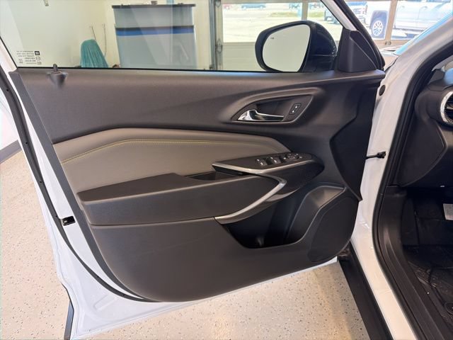 New 2026 Chevrolet Trax ACTIV w/ Driver Confidence Package FWD image 39