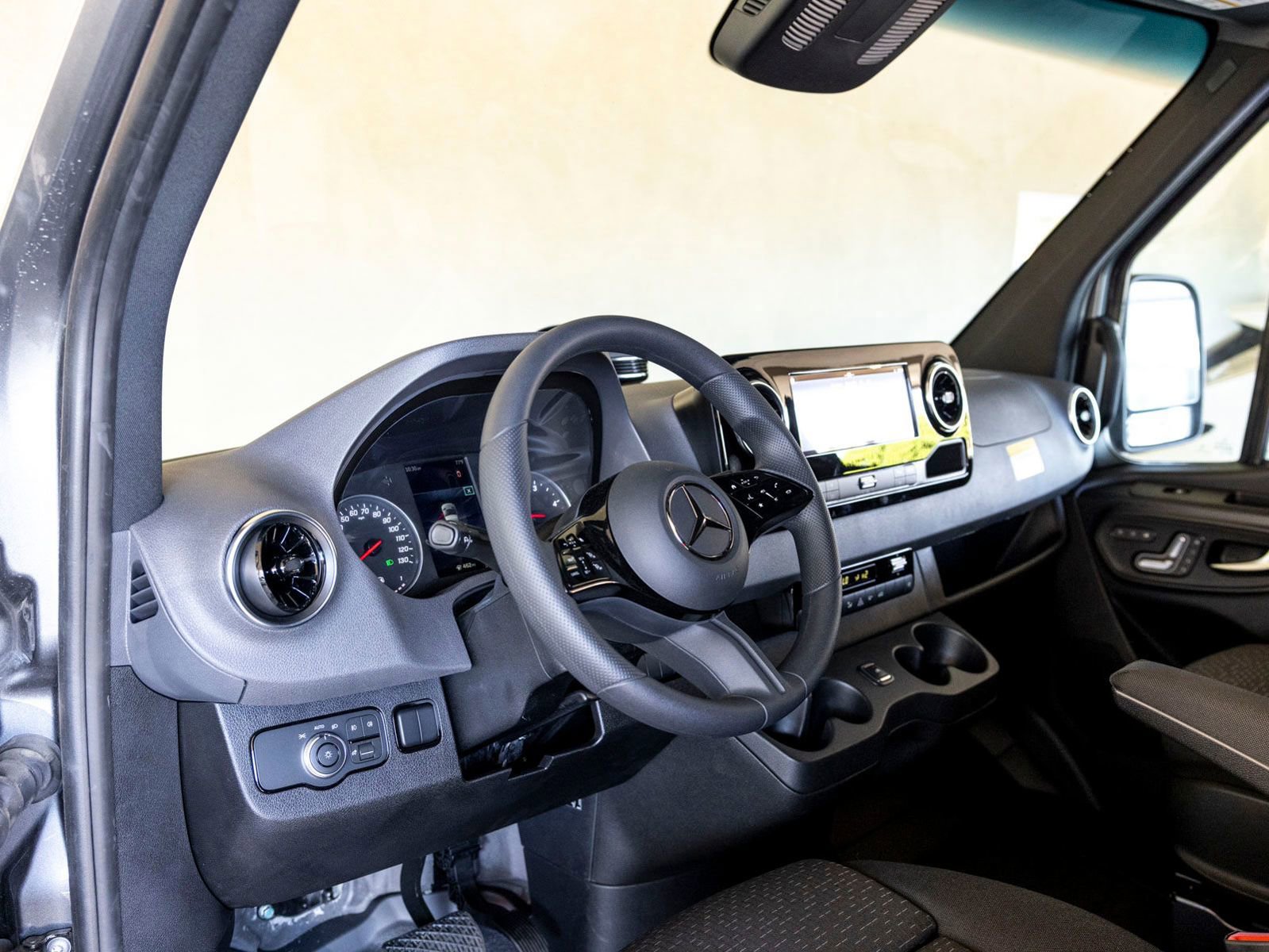 New 2025 Mercedes-Benz Sprinter 4500 image 17