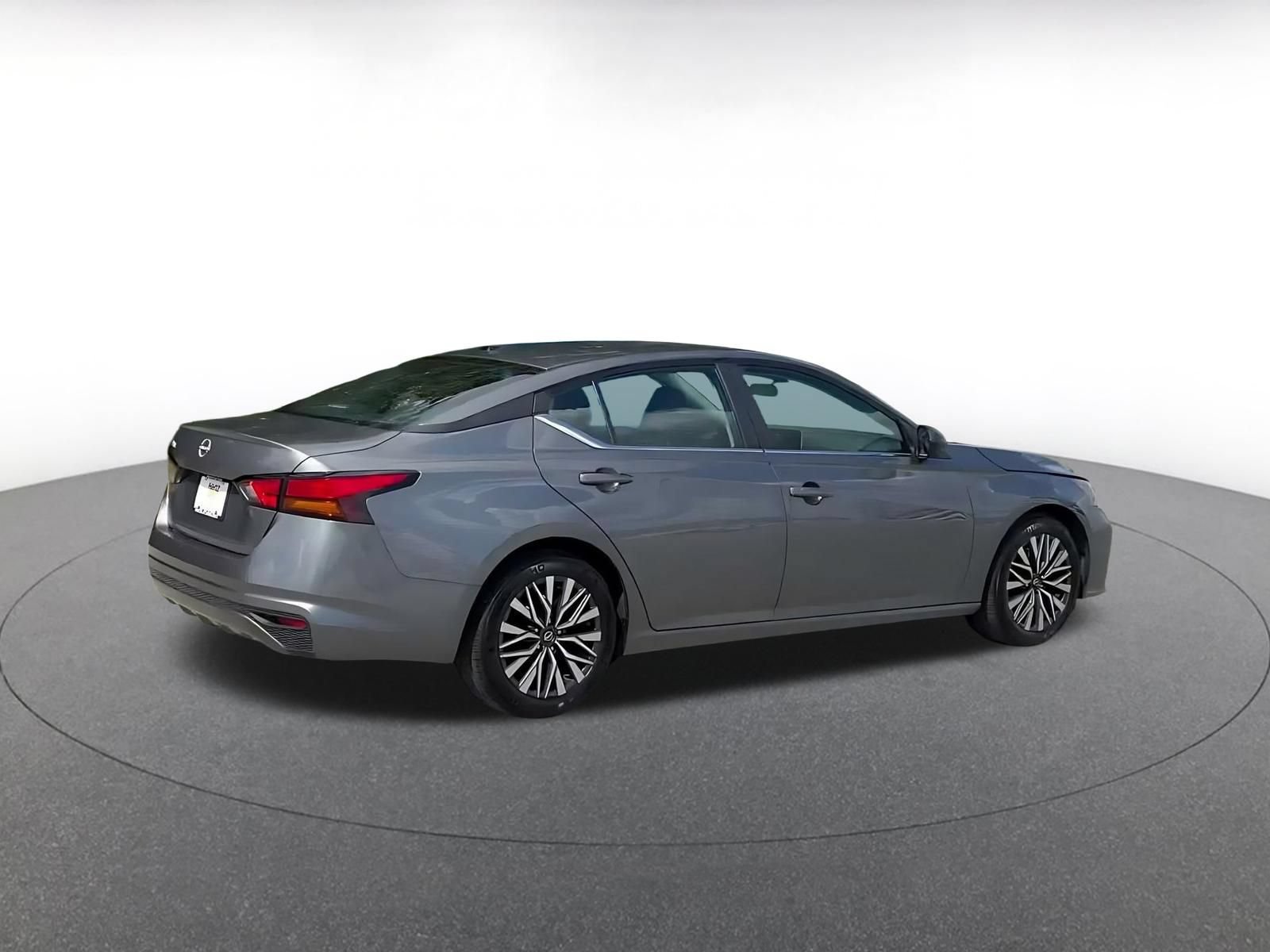 Used 2026 Nissan Altima 2.5 SV FWD image 13