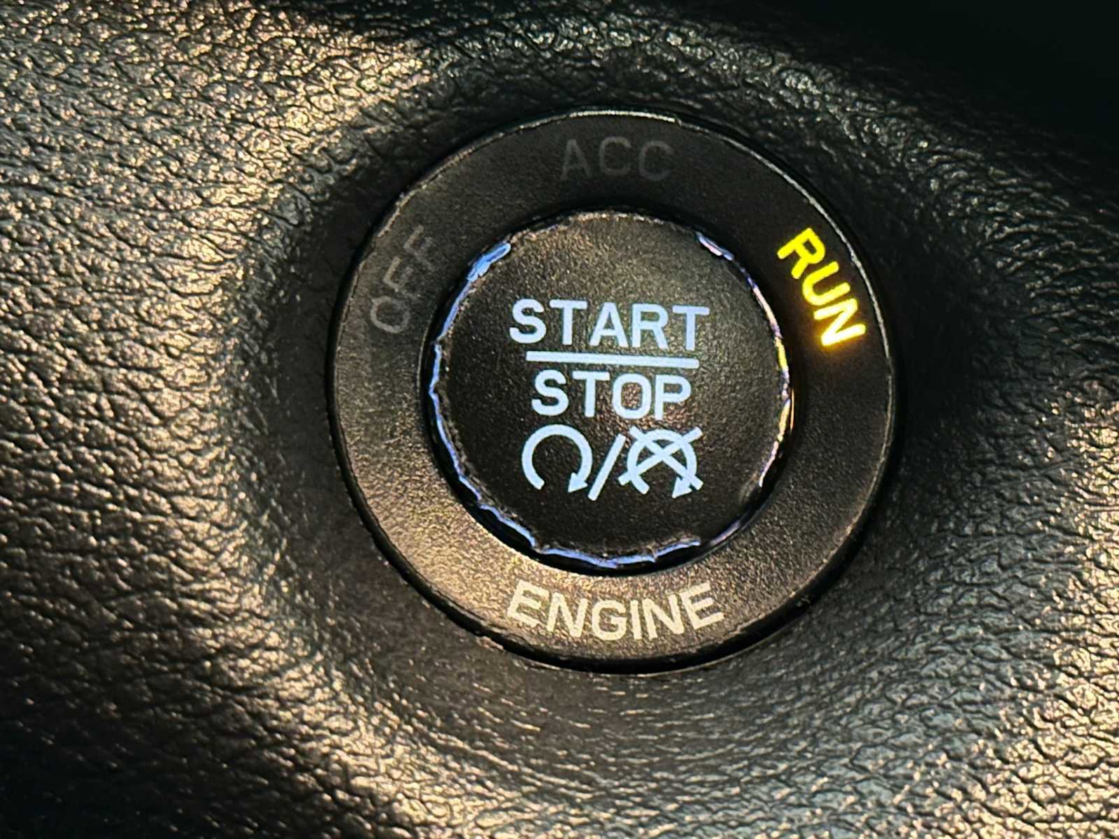 Used 2015 Jeep Cherokee Limited w/ Luxury Group image 36