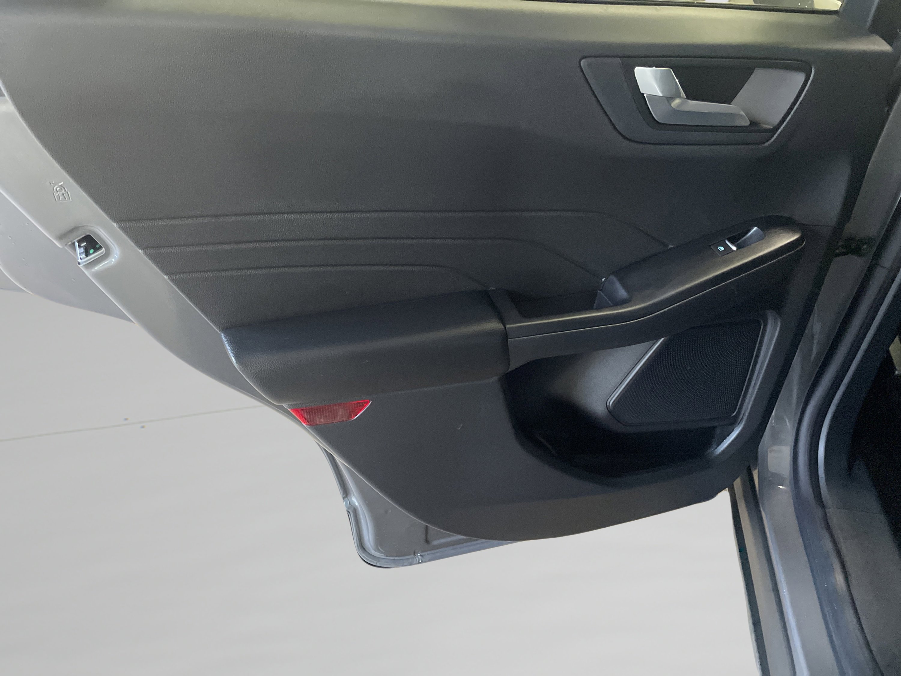 Used 2022 Ford Escape SEL image 10