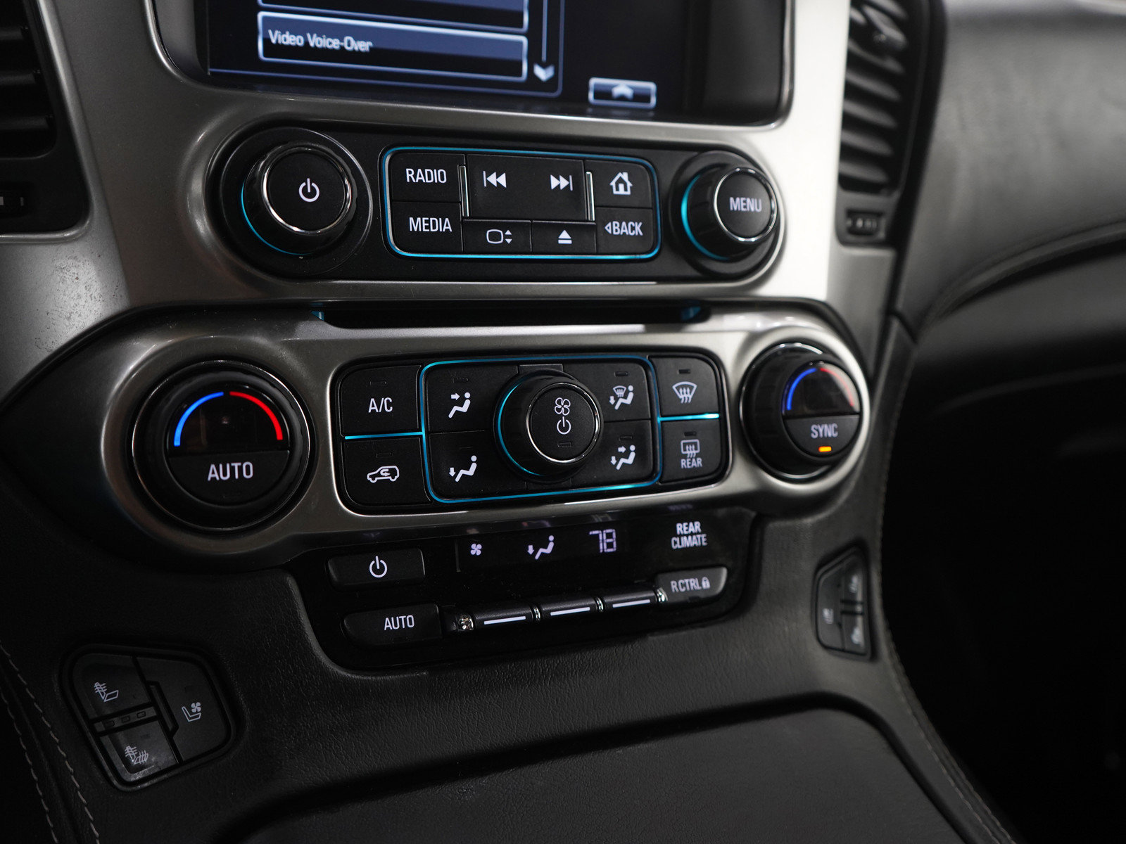 Used 2019 Chevrolet Suburban Premier AWD/4WD image 26
