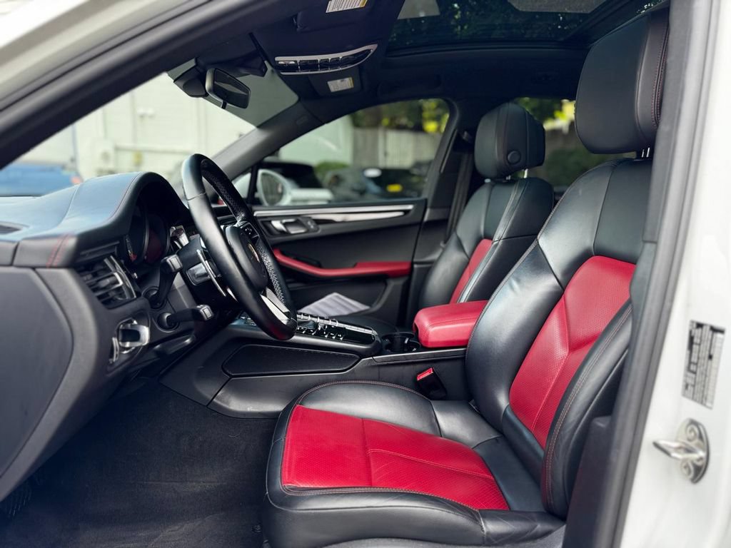Used 2021 Porsche Macan S AWD/4WD image 17