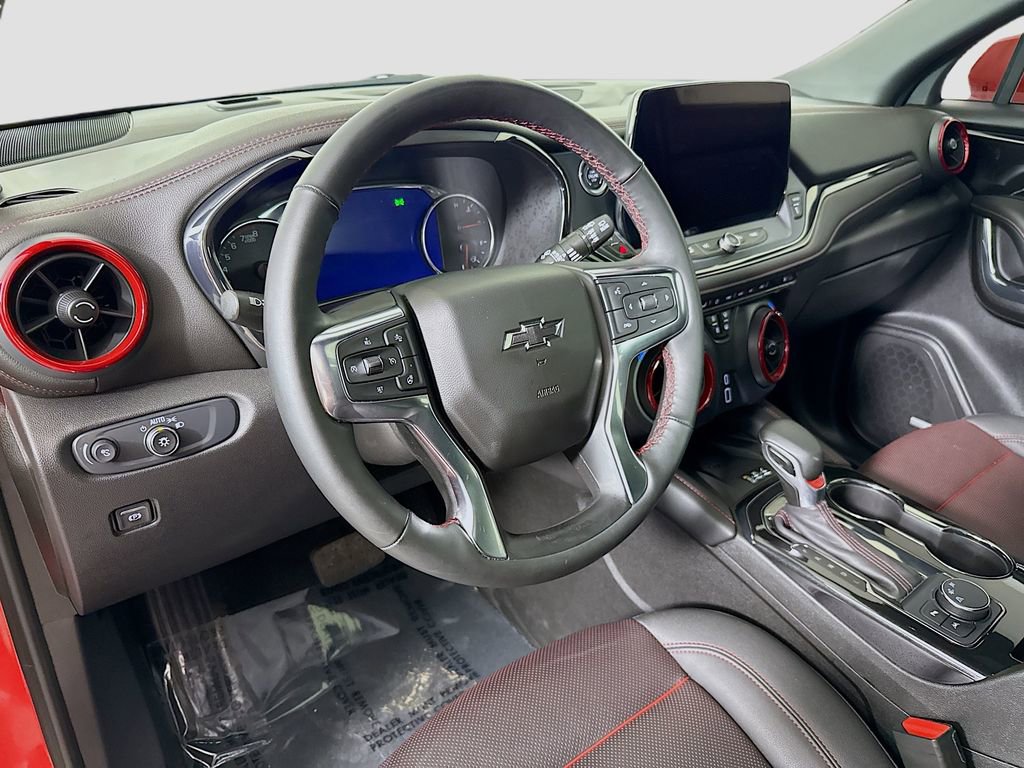 Used 2025 Chevrolet Blazer RS w/ Driver Confidence II Package image 9