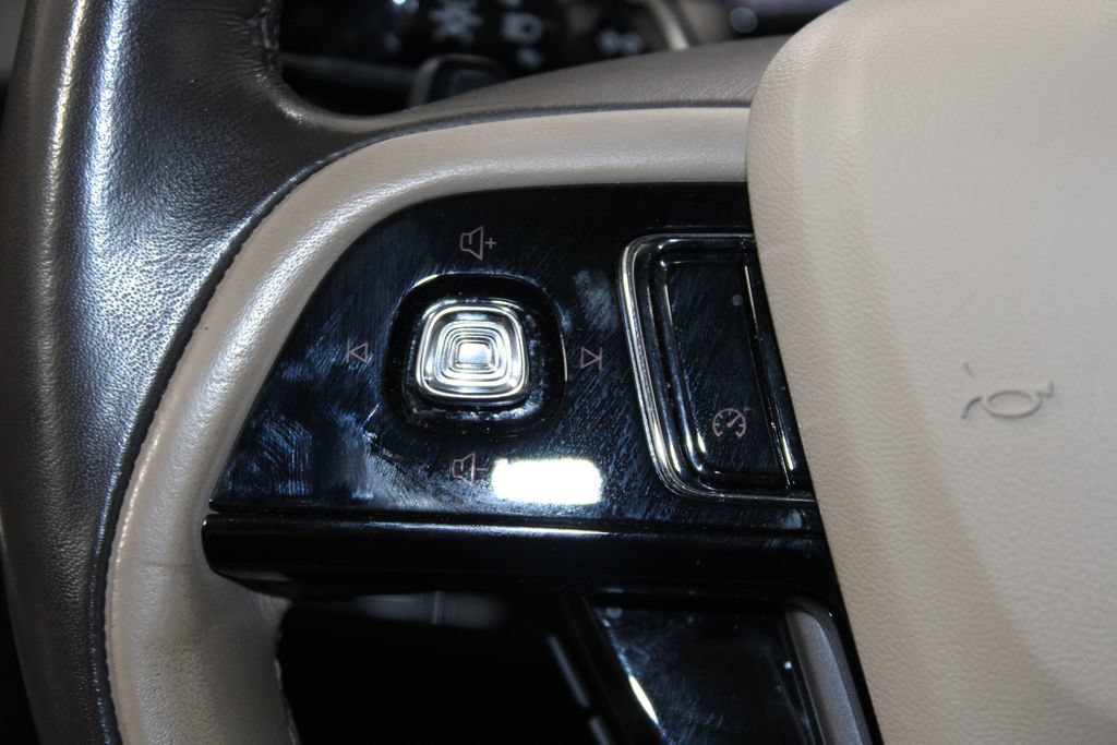 Used 2021 Lincoln Corsair AWD w/ Premium Package image 36