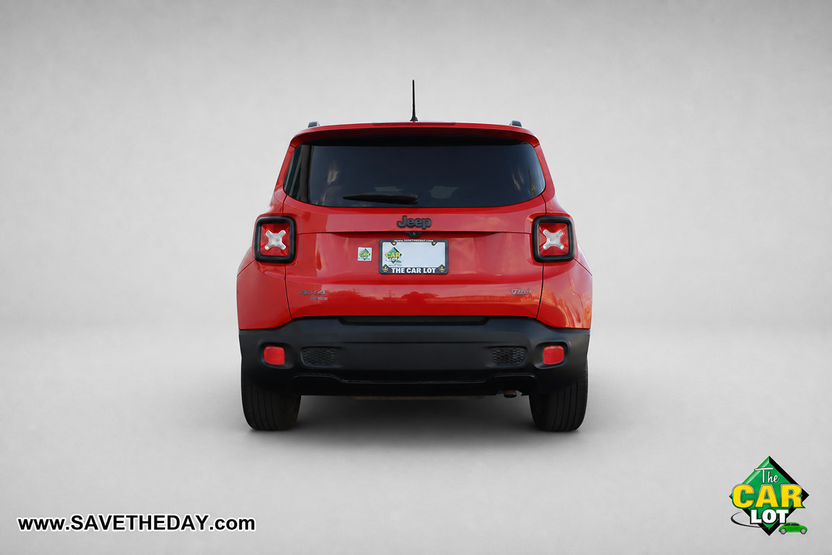 Used 2017 Jeep Renegade Altitude FWD image 7
