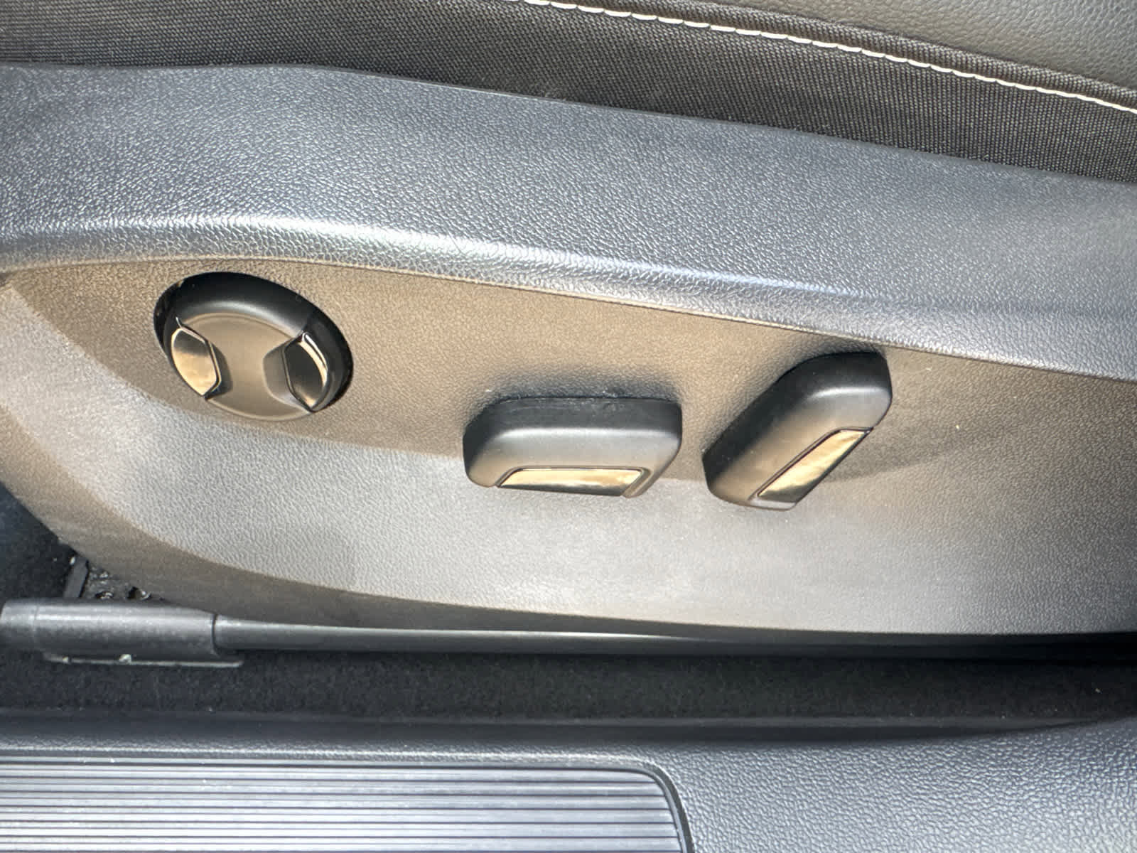 Used 2023 Volkswagen Taos SE image 24