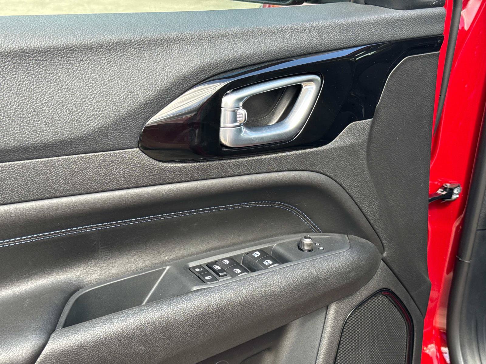 New 2026 Jeep Compass Latitude AWD/4WD image 17