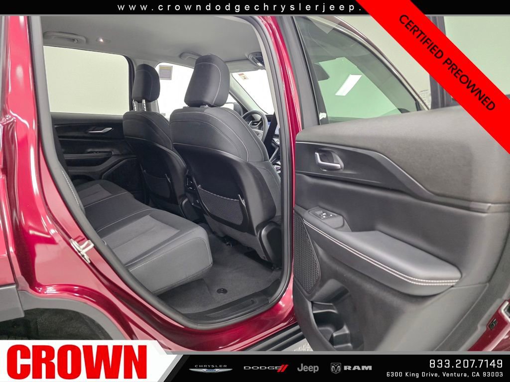 Certified 2023 Jeep Grand Cherokee Laredo image 15