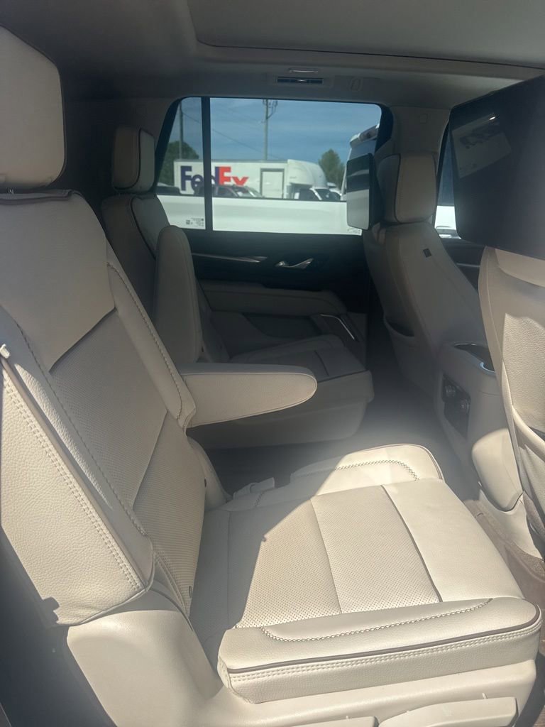 Used 2024 GMC Yukon Denali w/ Denali Reserve Package AWD/4WD image 8