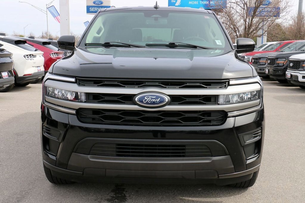 Used 2024 Ford Expedition XLT image 3