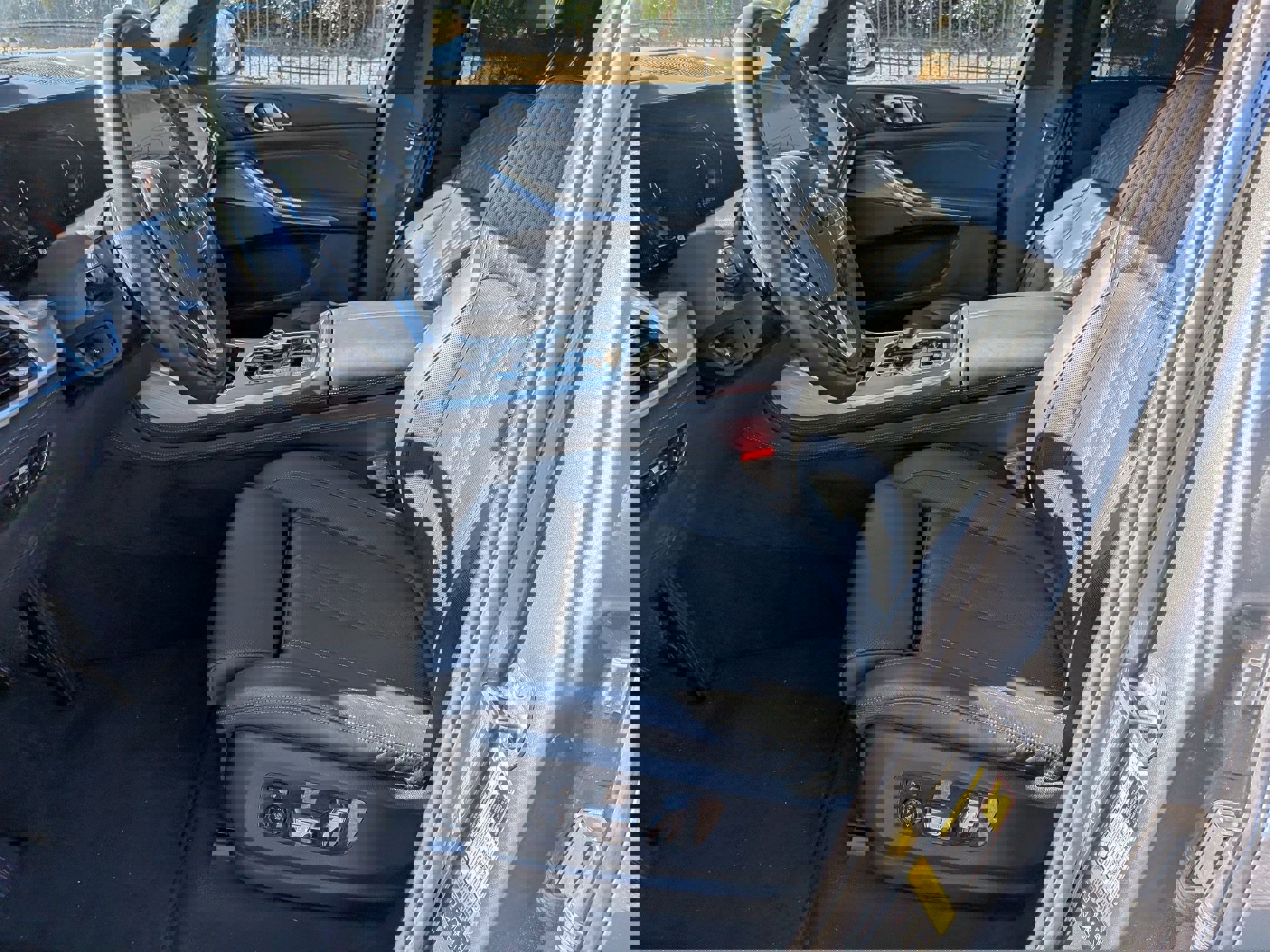 Used 2023 BMW X7 xDrive40i w/ Executive Package image 16