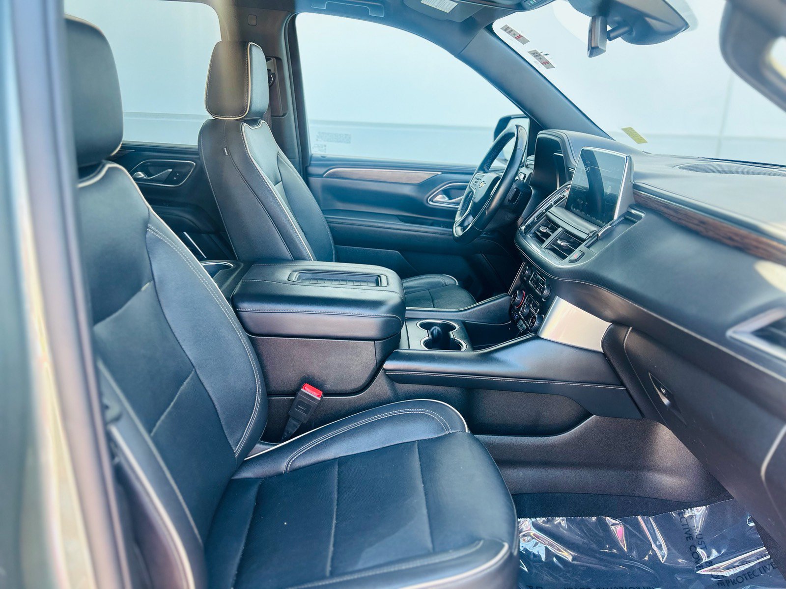 Used 2023 Chevrolet Suburban Premier AWD/4WD image 18