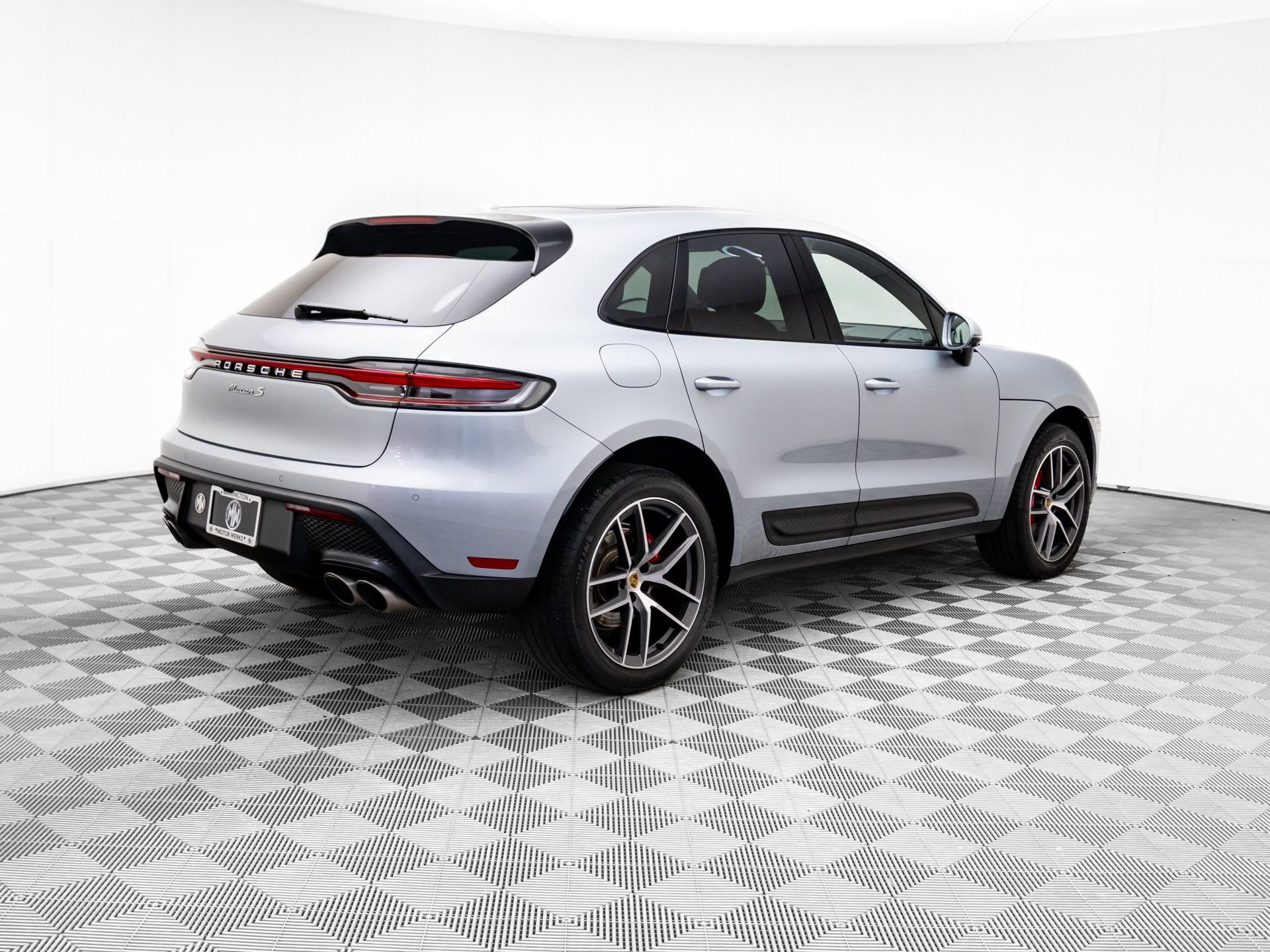 Certified 2023 Porsche Macan S image 7