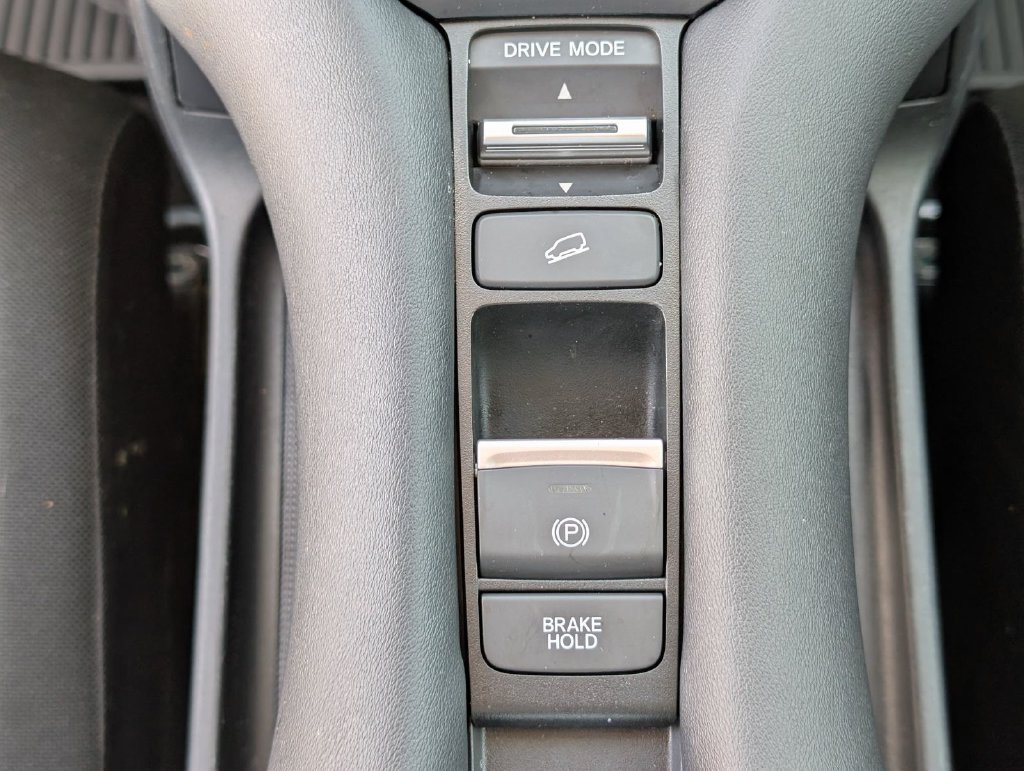 Used 2023 Honda HR-V LX image 31