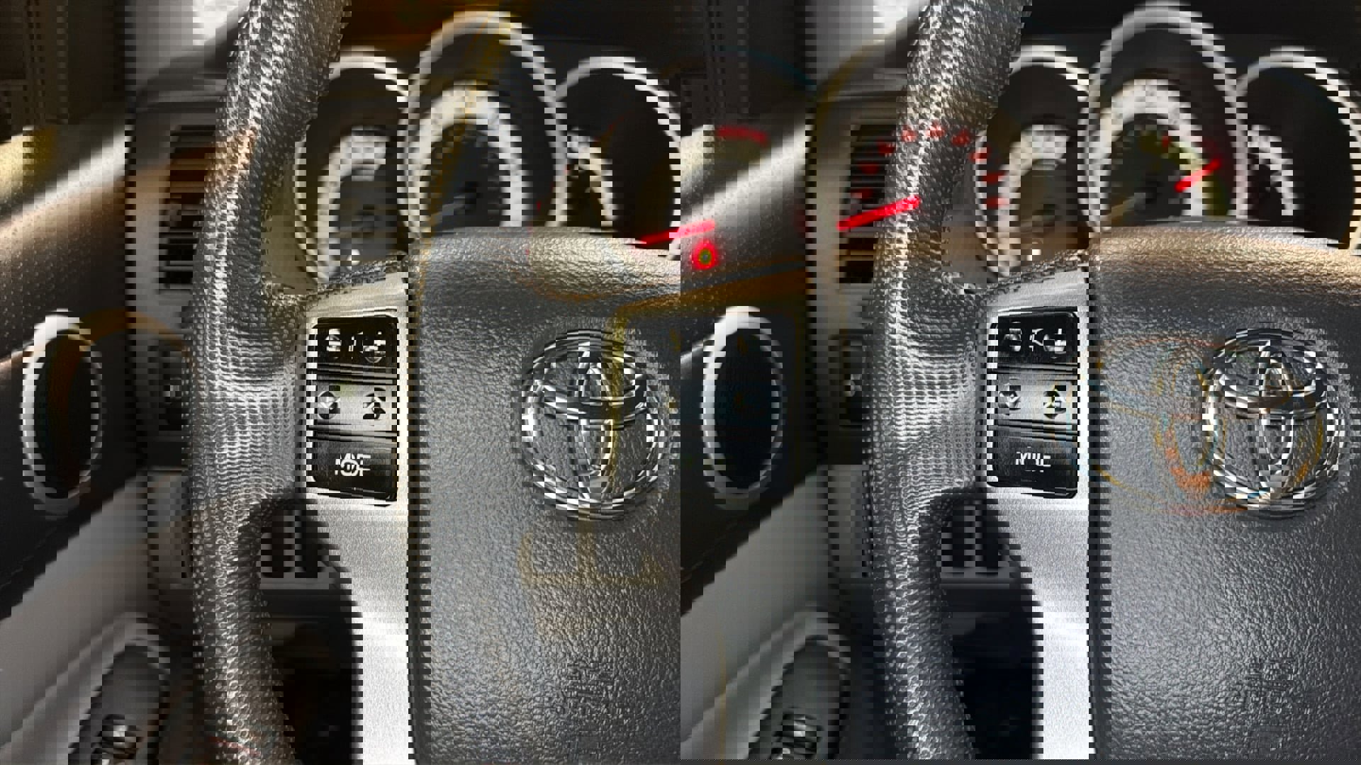 Used 2013 Toyota Tacoma PreRunner w/ TRD Off-Road Pkg RWD image 26