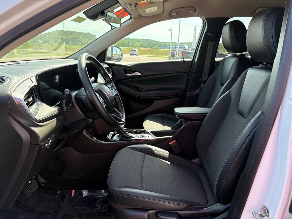 Used 2025 Buick Encore GX Preferred FWD image 12