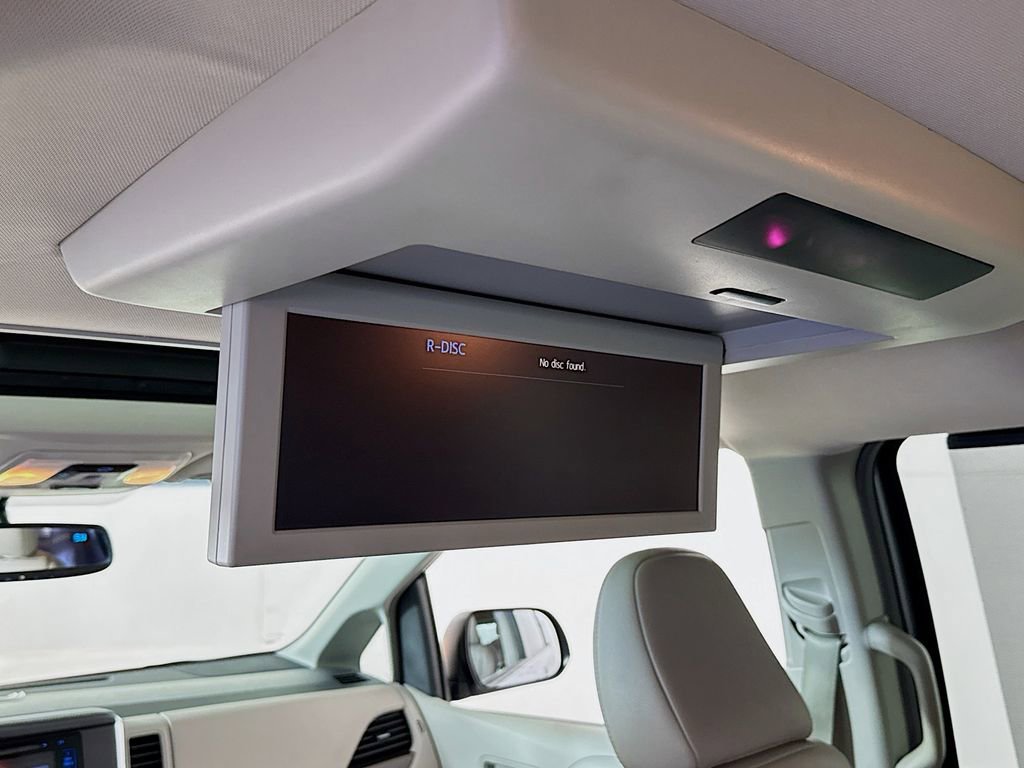 Used 2015 Toyota Sienna XLE Premium image 26
