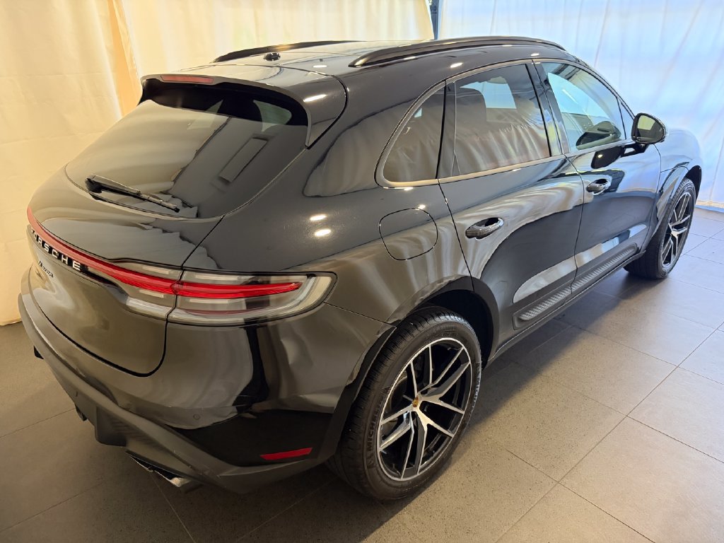 Certified 2023 Porsche Macan AWD/4WD image 9