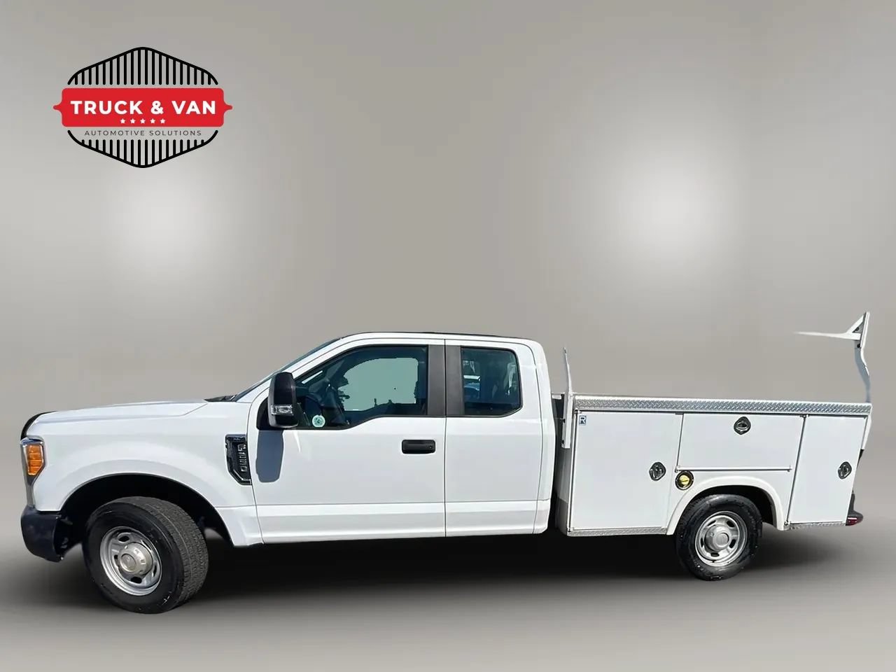 Used 2017 Ford F250 XL w/ Power Equipment Group RWD image 3