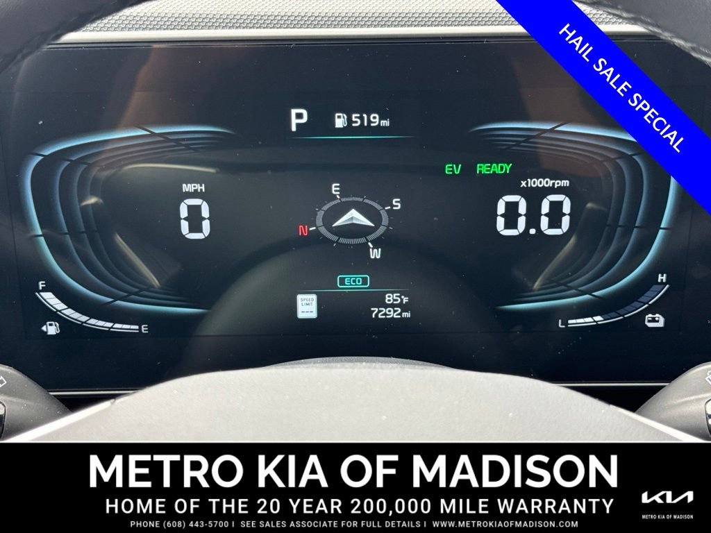 Used 2025 Kia Niro EX FWD image 20