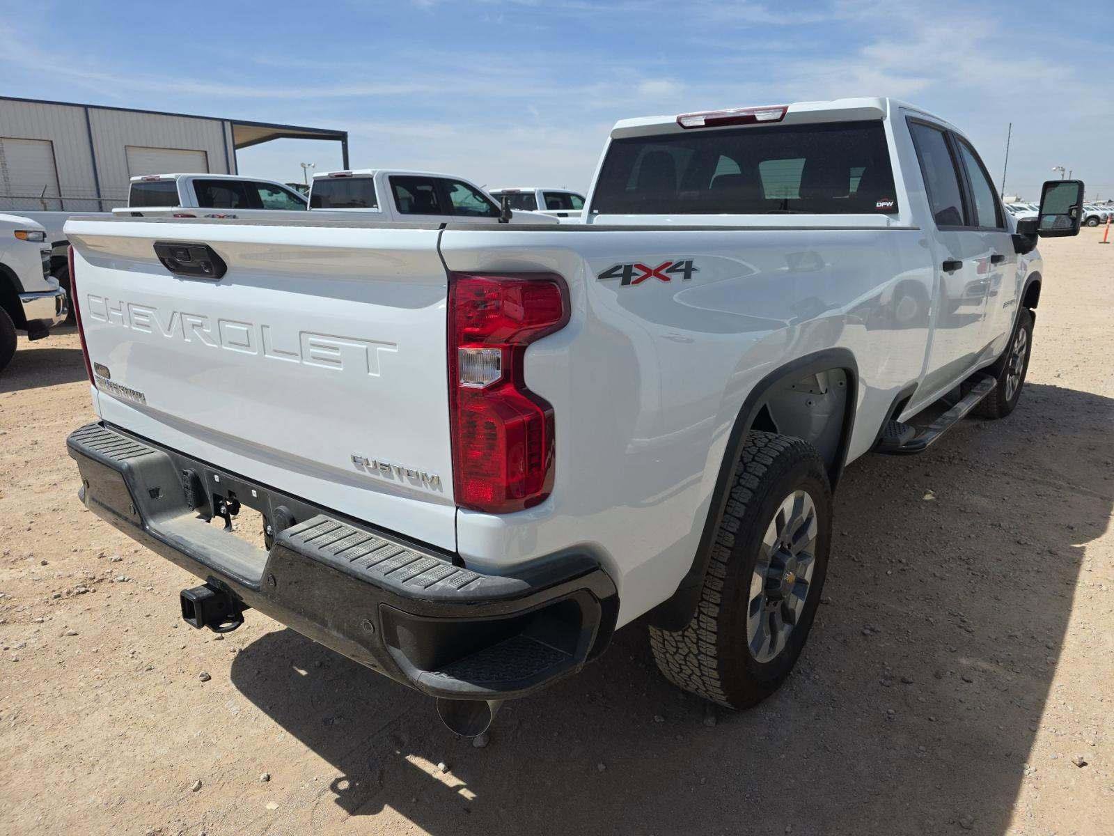 Used 2025 Chevrolet Silverado 2500 Custom w/ Custom Value Package image 3