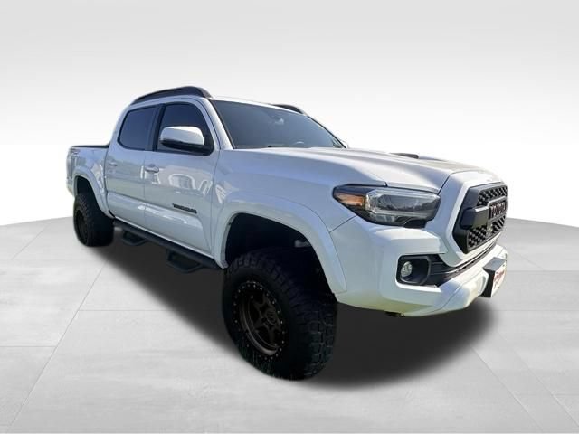Used 2023 Toyota Tacoma TRD Sport AWD/4WD image 10