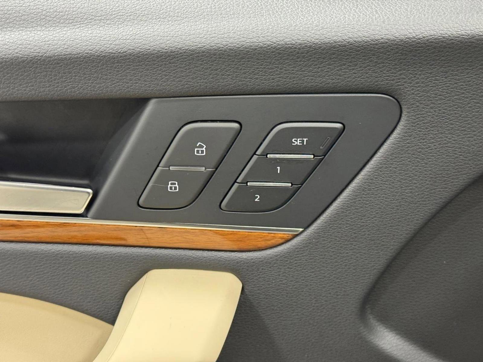 Used 2023 Audi Q5 2.0T Premium w/ Convenience Package image 23