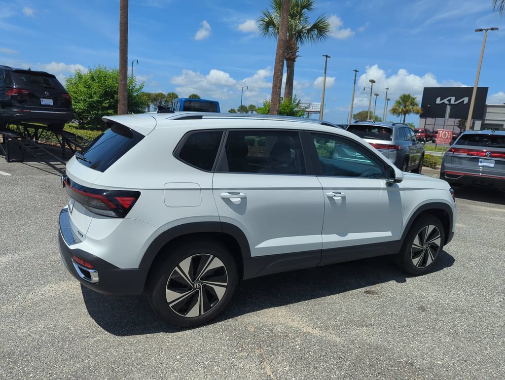 New 2026 Volkswagen Taos SE AWD/4WD image 5
