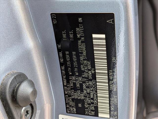 Used 2023 Toyota Highlander LE image 19