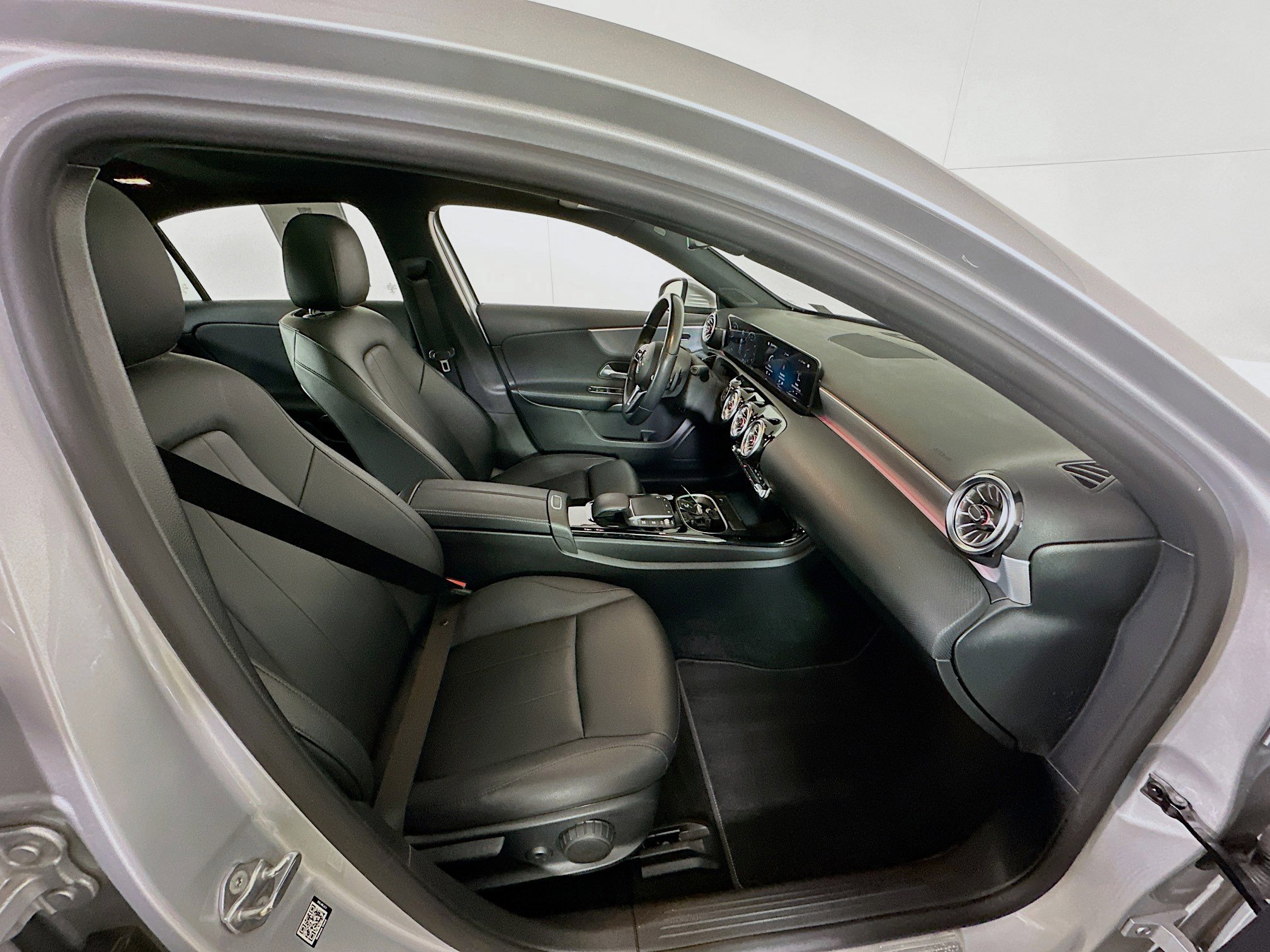 Used 2022 Mercedes-Benz A 220 4MATIC image 33