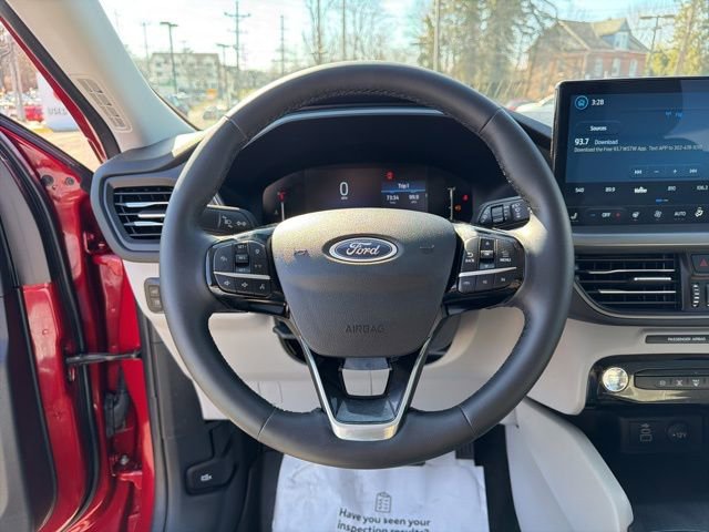 Used 2025 Ford Escape SE image 23