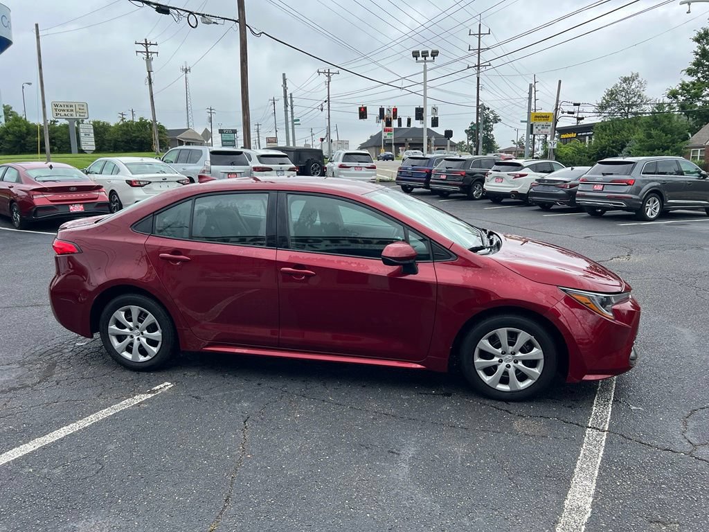 Used 2025 Toyota Corolla LE FWD image 5