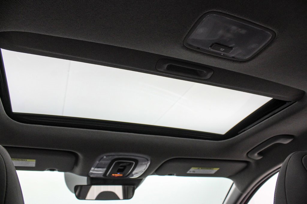 Used 2025 Hyundai Elantra SEL image 19