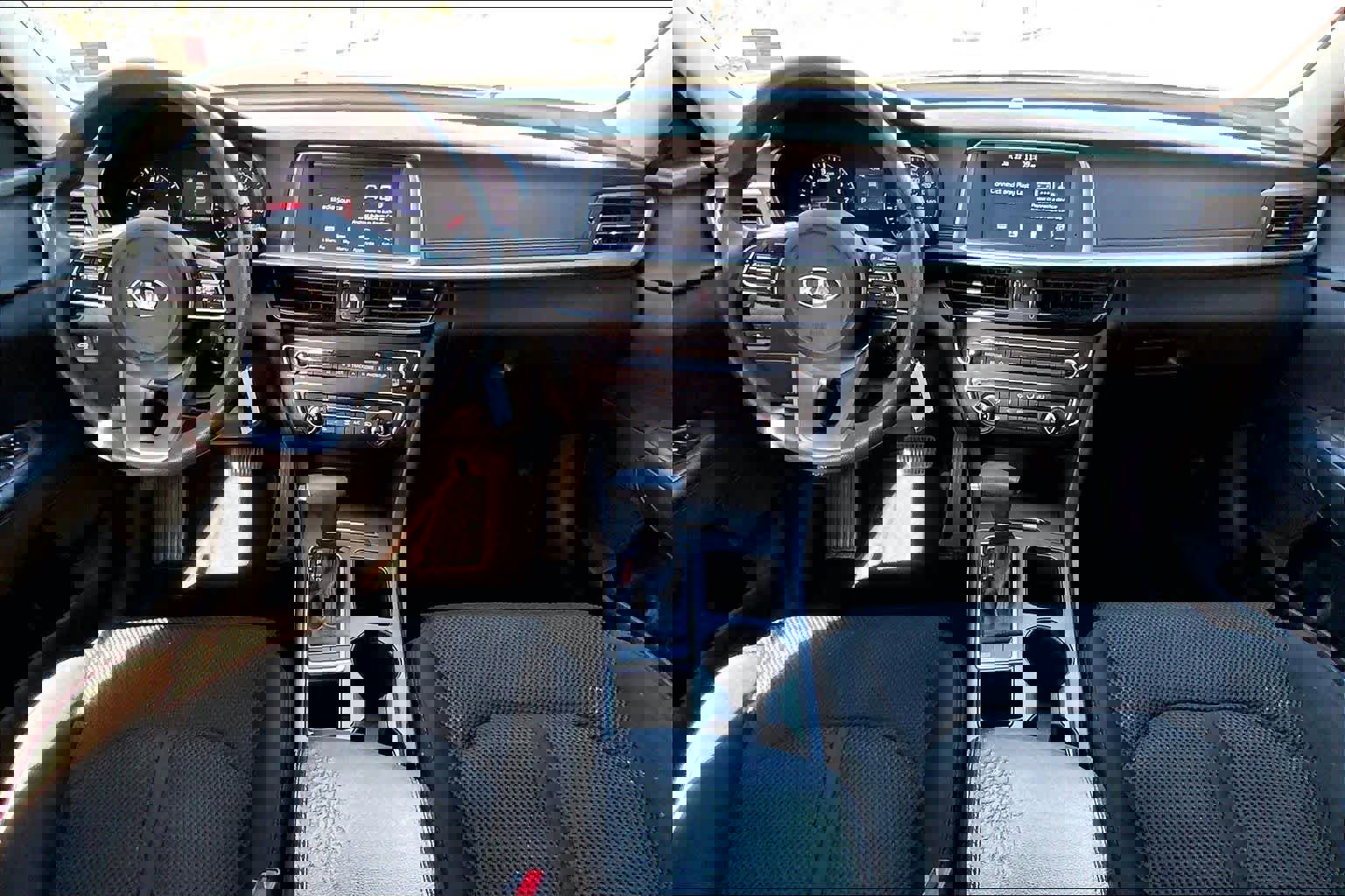 Used 2020 Kia Optima LX image 14