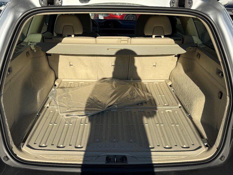 Used 2016 Volvo XC70 T5 Platinum w/ Protection Package image 5