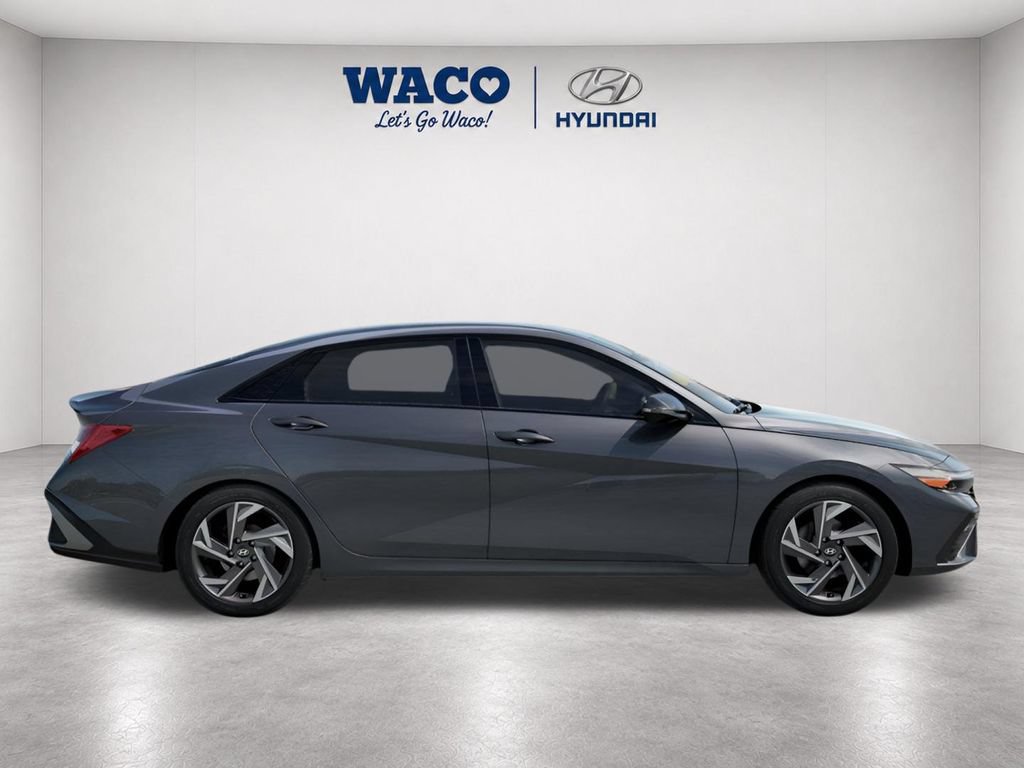 Used 2025 Hyundai Elantra Sport FWD image 7