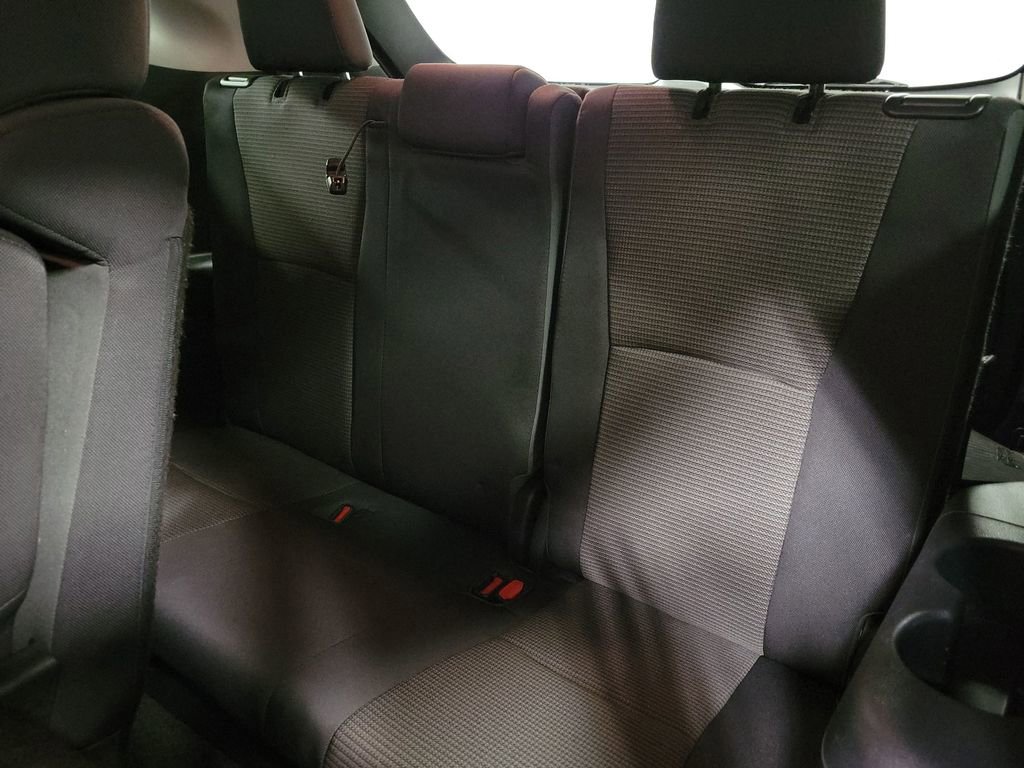 Used 2023 Toyota Highlander LE image 21