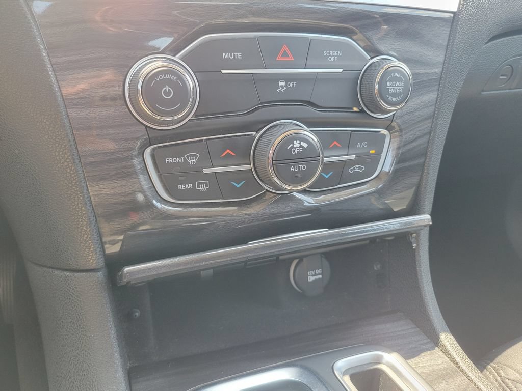 Used 2021 Chrysler 300 Touring RWD image 28