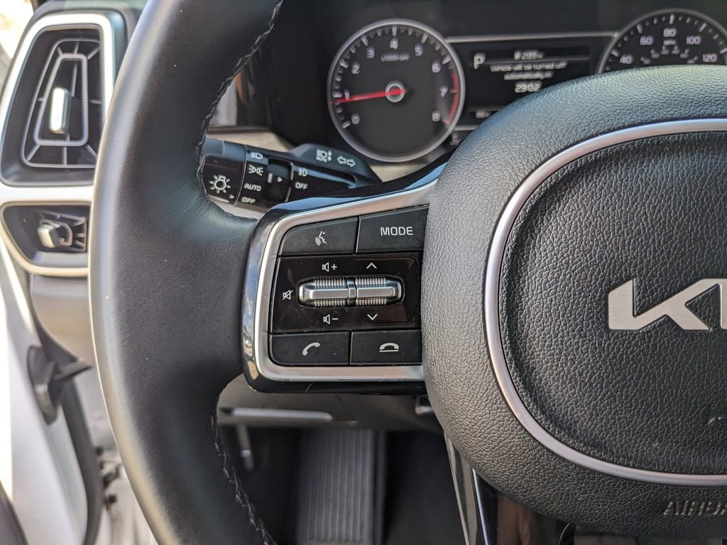 Certified 2023 Kia Sorento EX w/ Panoramic Sunroof Package image 31