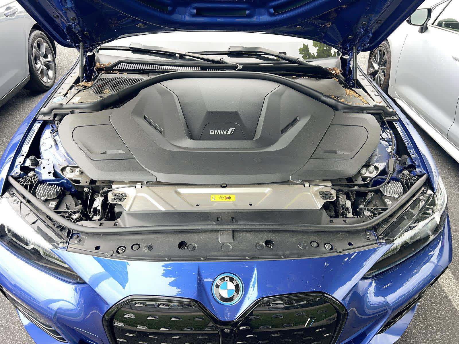 Used 2024 BMW i4 eDrive40 w/ M Sport Package RWD image 9