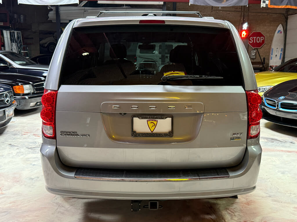 Used 2018 Dodge Grand Caravan SXT FWD image 5
