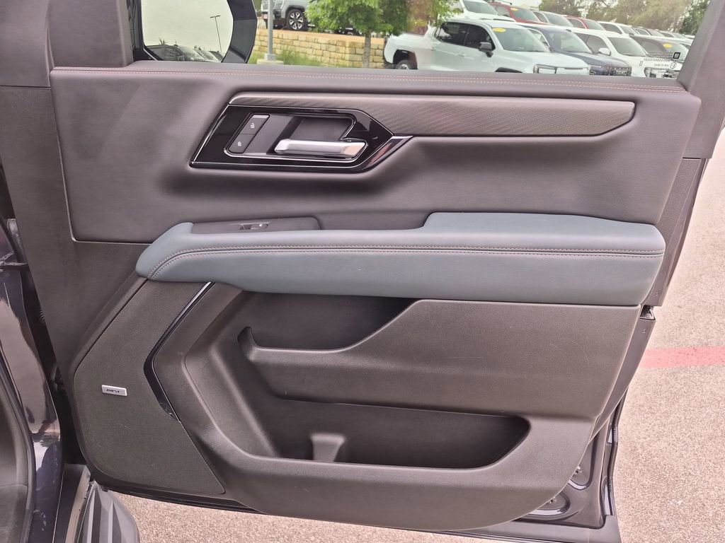 Certified 2025 GMC Yukon AT4 w/ Premium Trailering Package AWD/4WD image 37