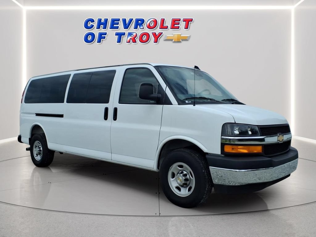Used 2025 Chevrolet Express 3500 LT w/ LT Preferred Equipment Group RWD image 1