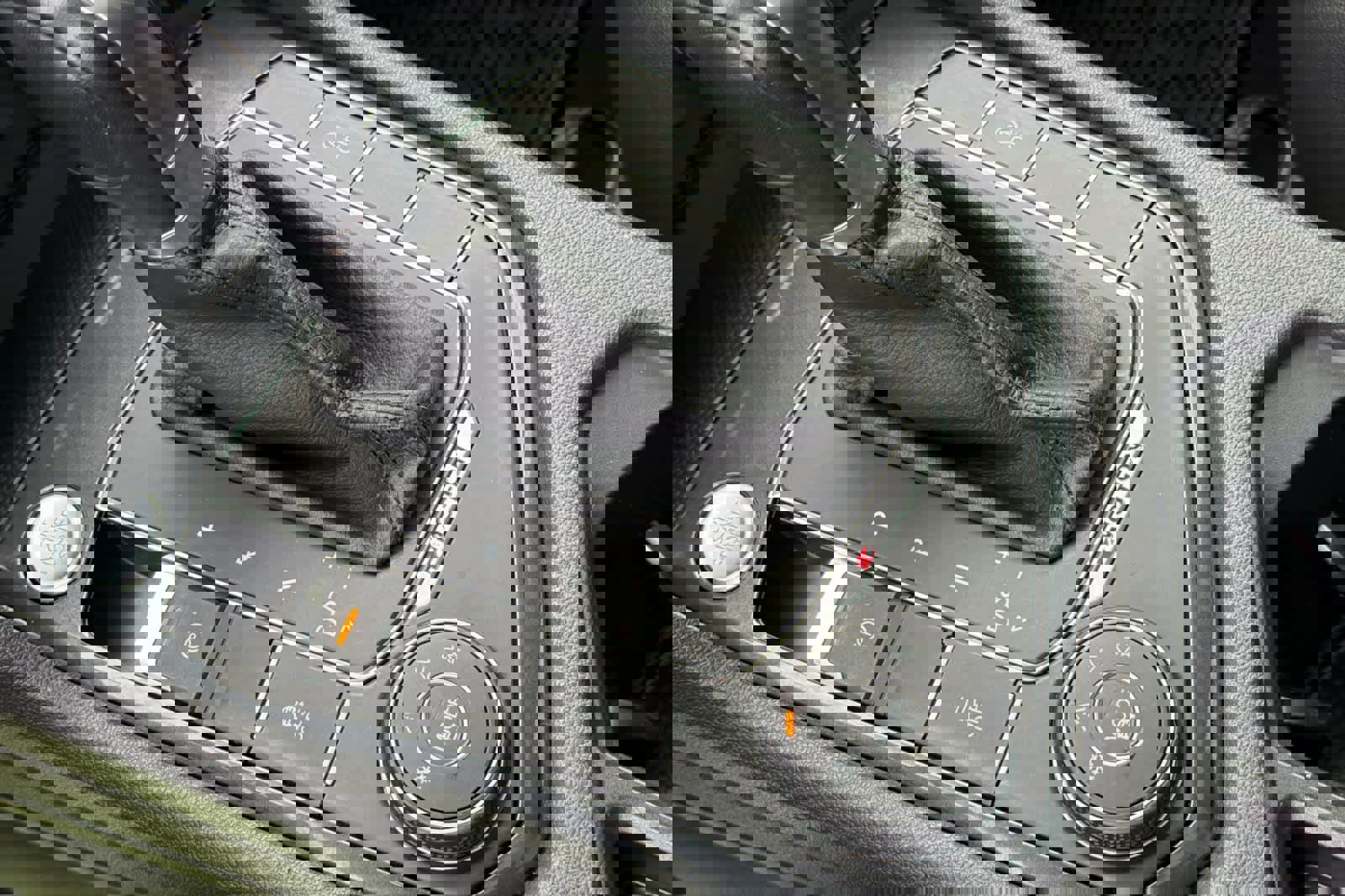 Used 2018 Volkswagen Tiguan SEL image 24